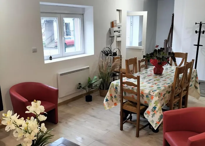 Appartement Maison A 8 Min De Saint En Lieu Calme Proche Nature Lacs, Foret, Parcs