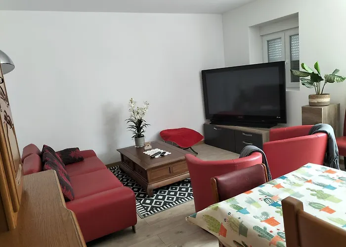 Maison A 8 Min De Saint En Lieu Calme Proche Nature Lacs, Foret, Parcs